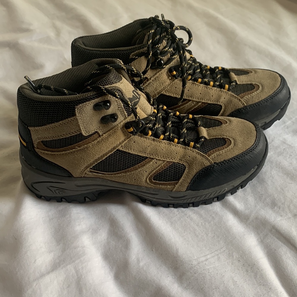 Men’s hiking boots